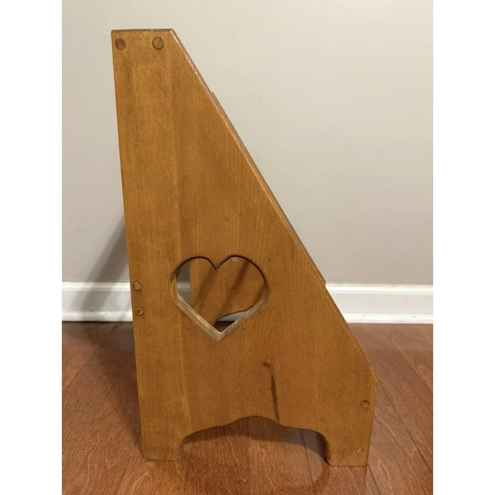 VTG Carved Hearts Country Primitive 5 Spindle Magazine Rack Cottage Farmhouse